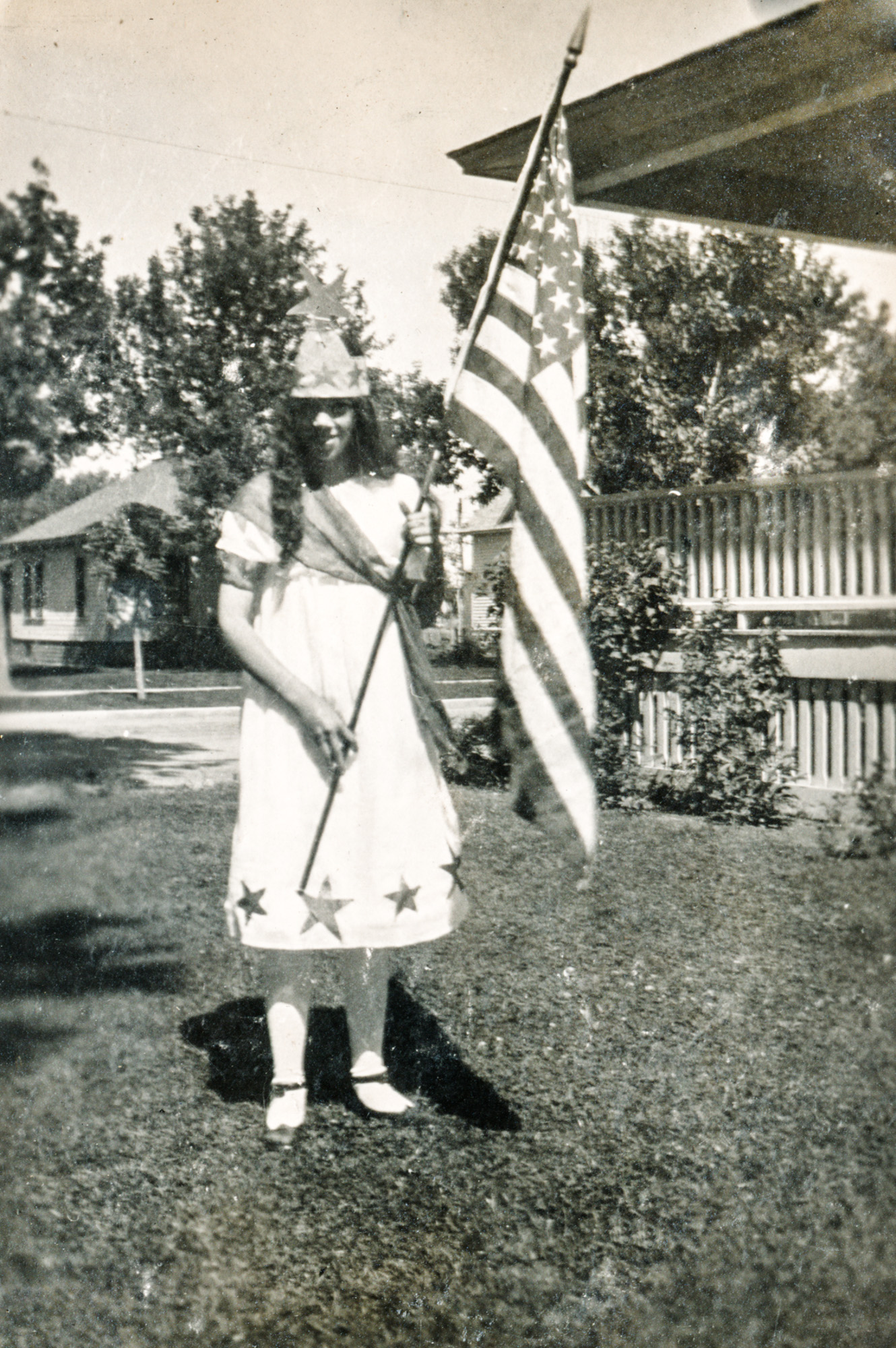 Dauth Family Archive - 1917 - Elizabeth Dauth With Flag