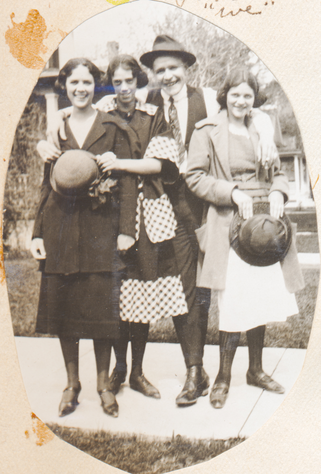 Dauth Family Archive - 1920 - Elizabeth Dauth With Friends