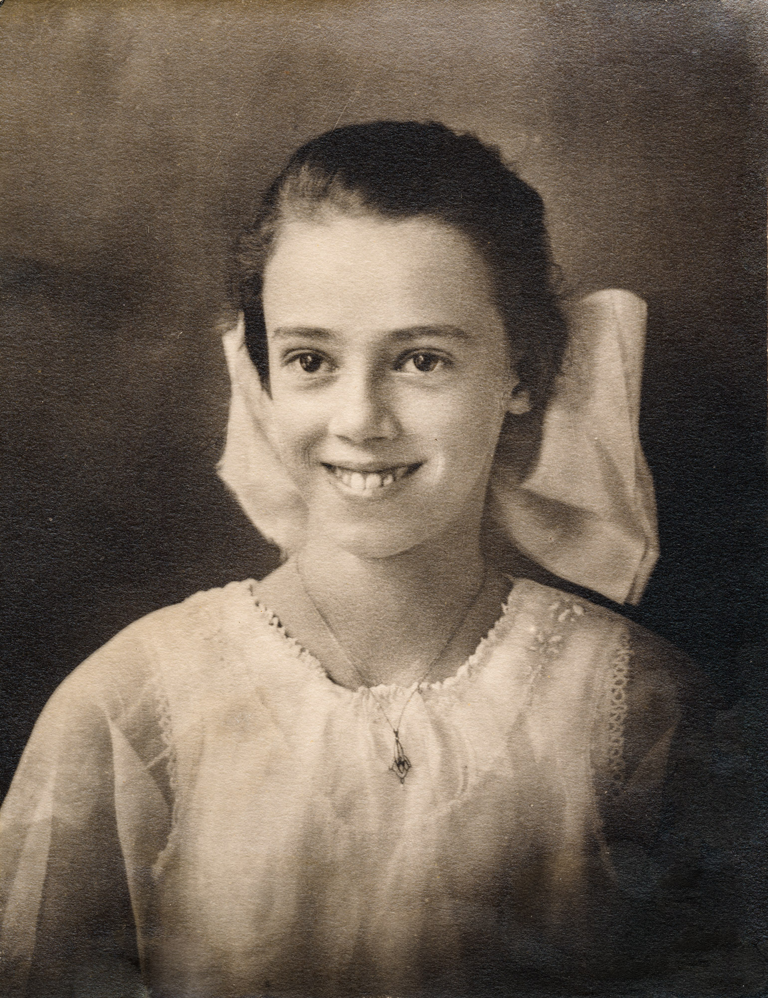 Dauth Family Archive - Circa 1916 - Elizabeth Dauth Portrait