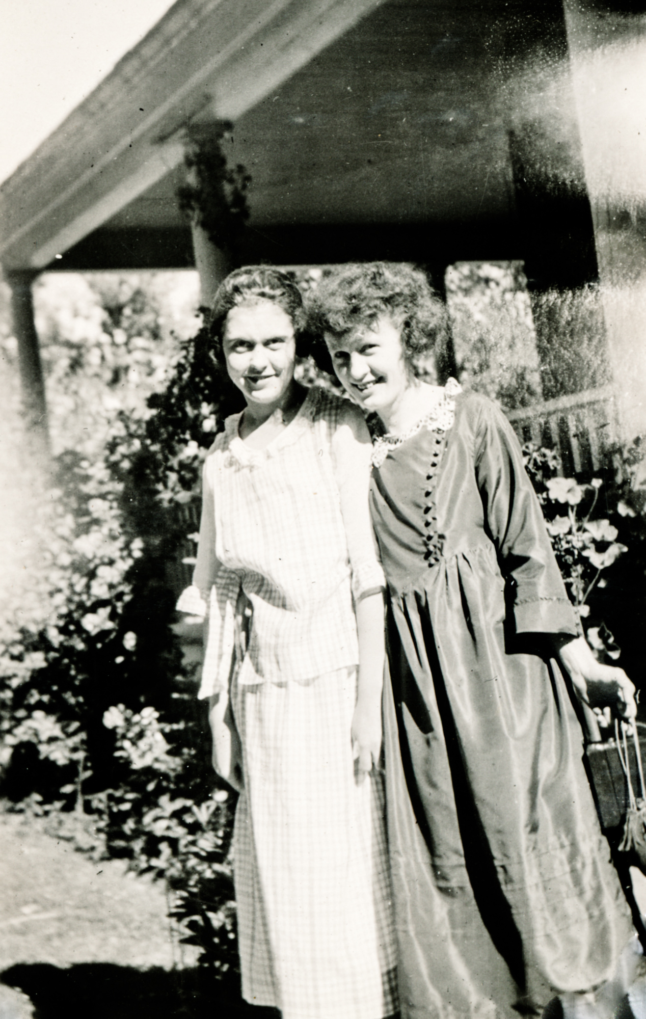 Dauth Family Archive - Circa 1920s - Elsie and Louise Dauth At Greeley Home