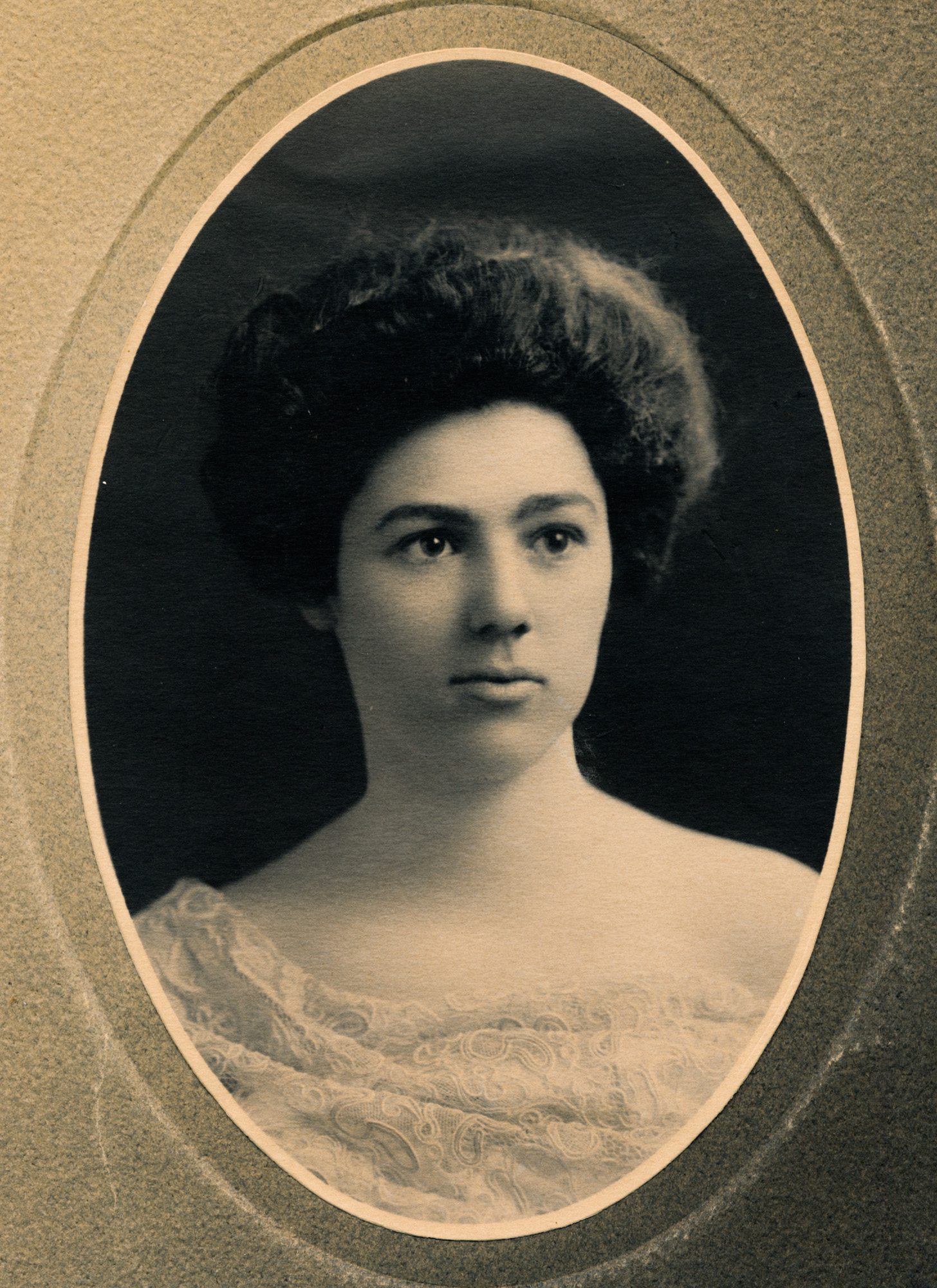 Dauth Family Archive - Portrait of Florence Yeaton